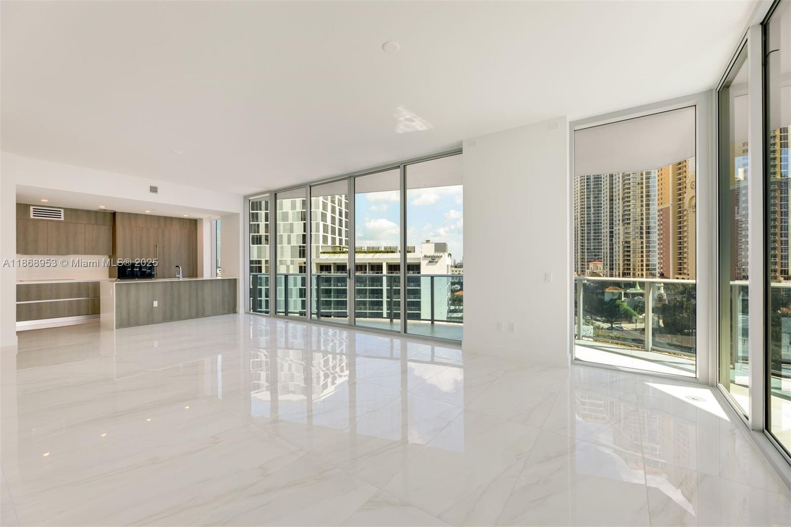 805 2 / 3 1675 sq. ft. $ 2025-08-29 0 foto