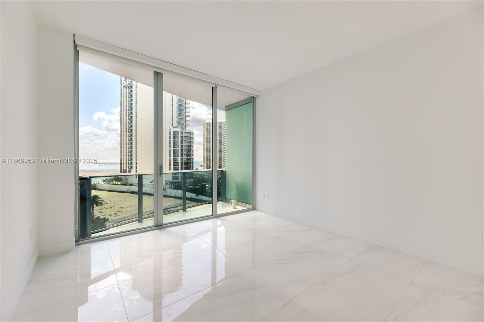 805 2 / 3 1675 sq. ft. $ 2025-08-29 0 foto