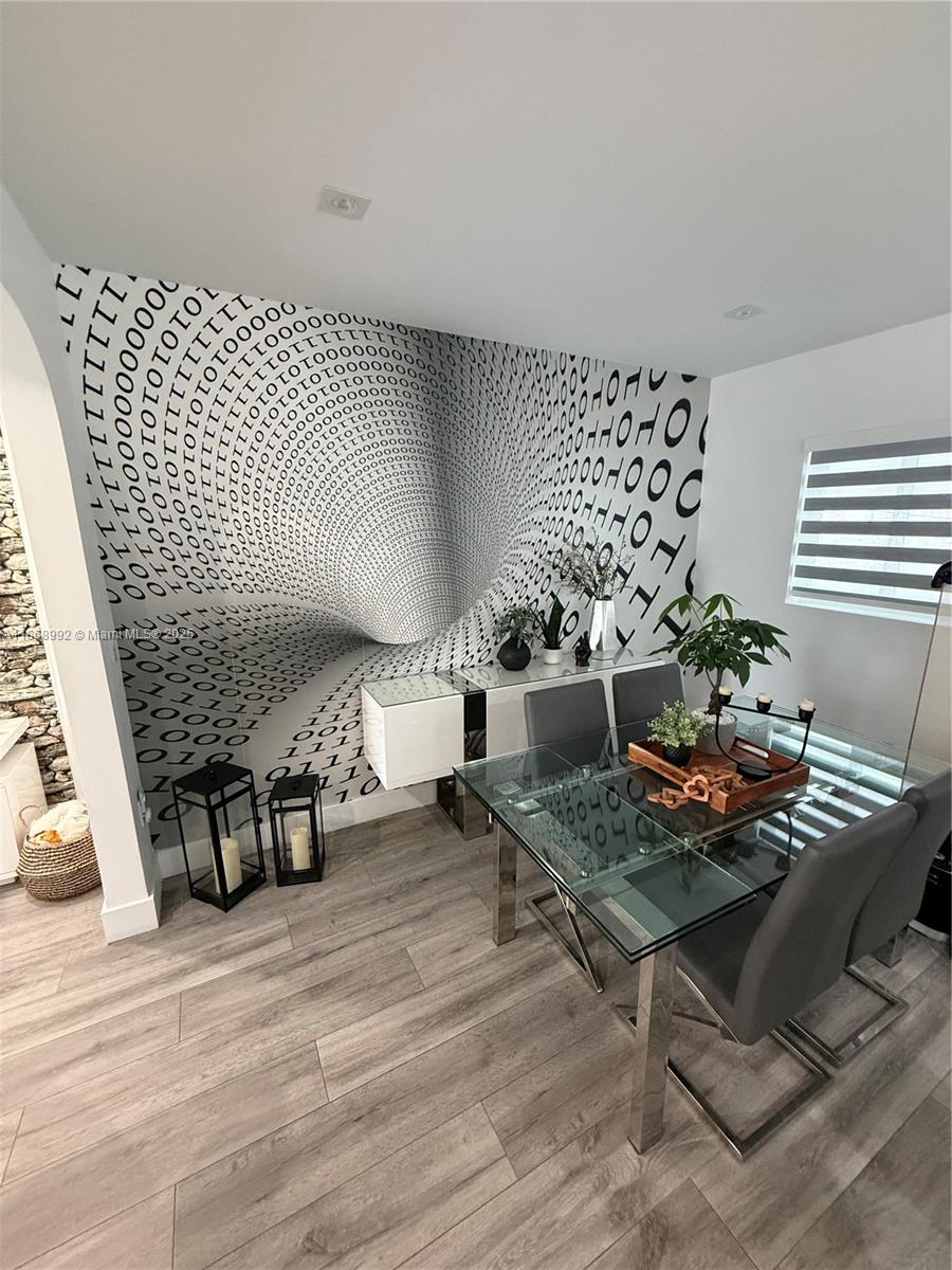 See details / 1700 sq. ft. $ 2025-08-29 0 Photo