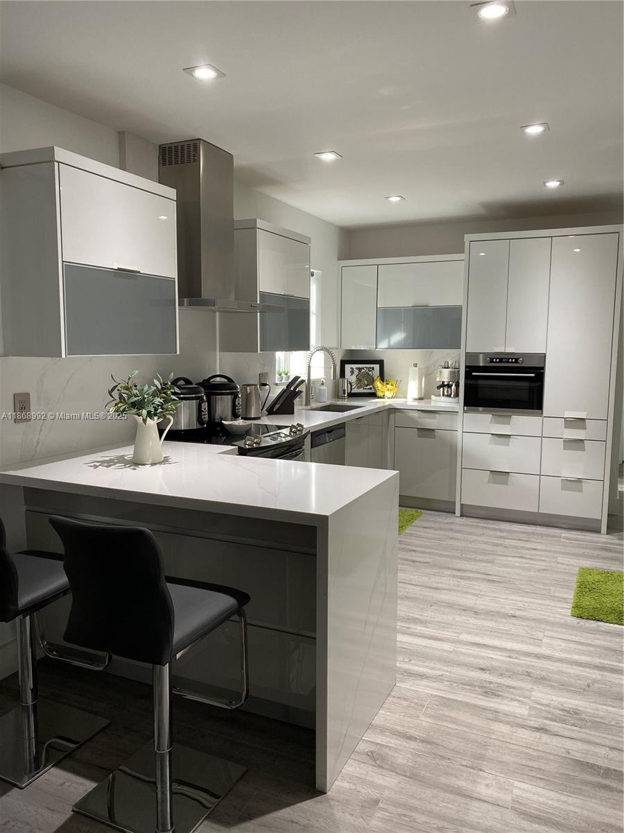 See details / 1700 sq. ft. $ 2025-08-29 0 Photo