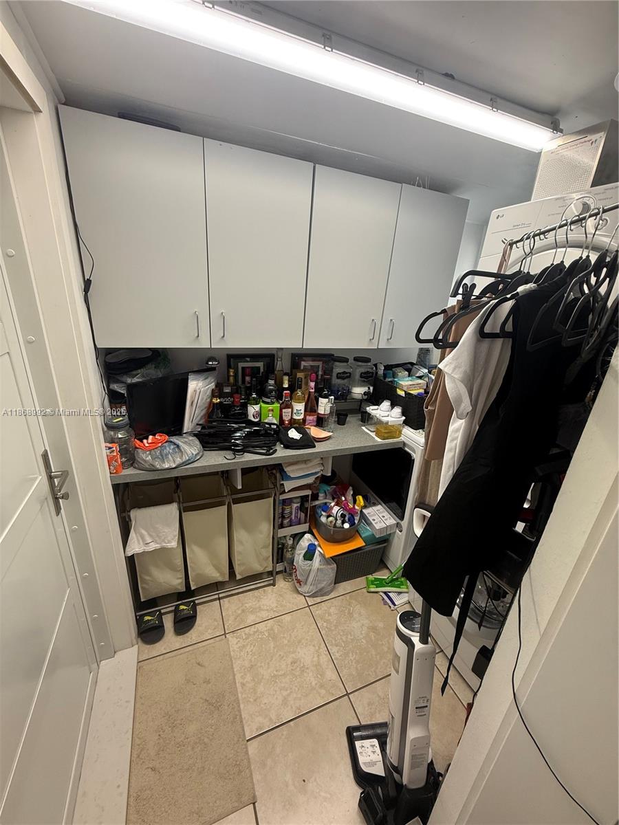 See details / 1700 sq. ft. $ 2025-08-29 0 Photo