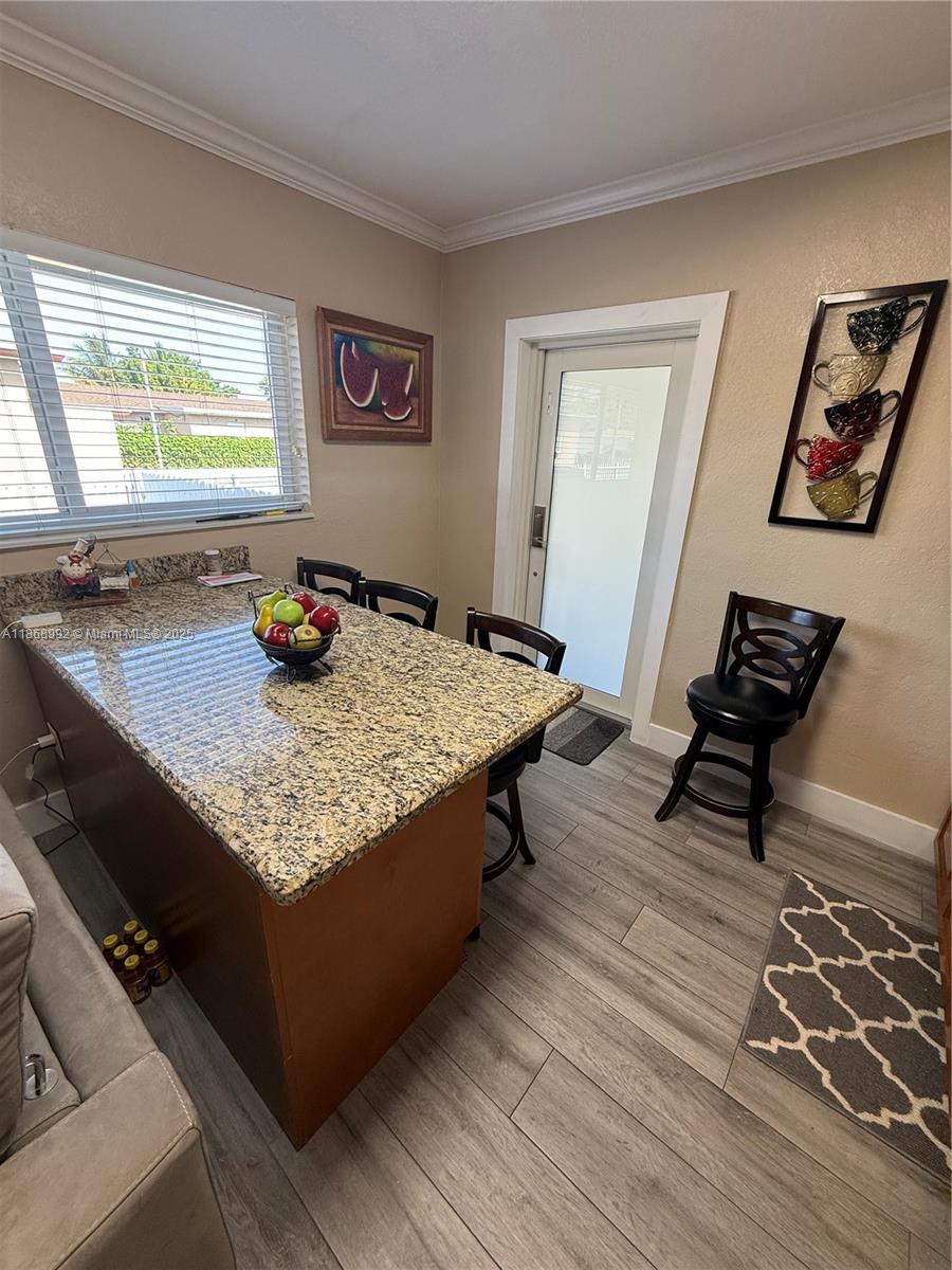 See details / 1700 sq. ft. $ 2025-08-29 0 Photo