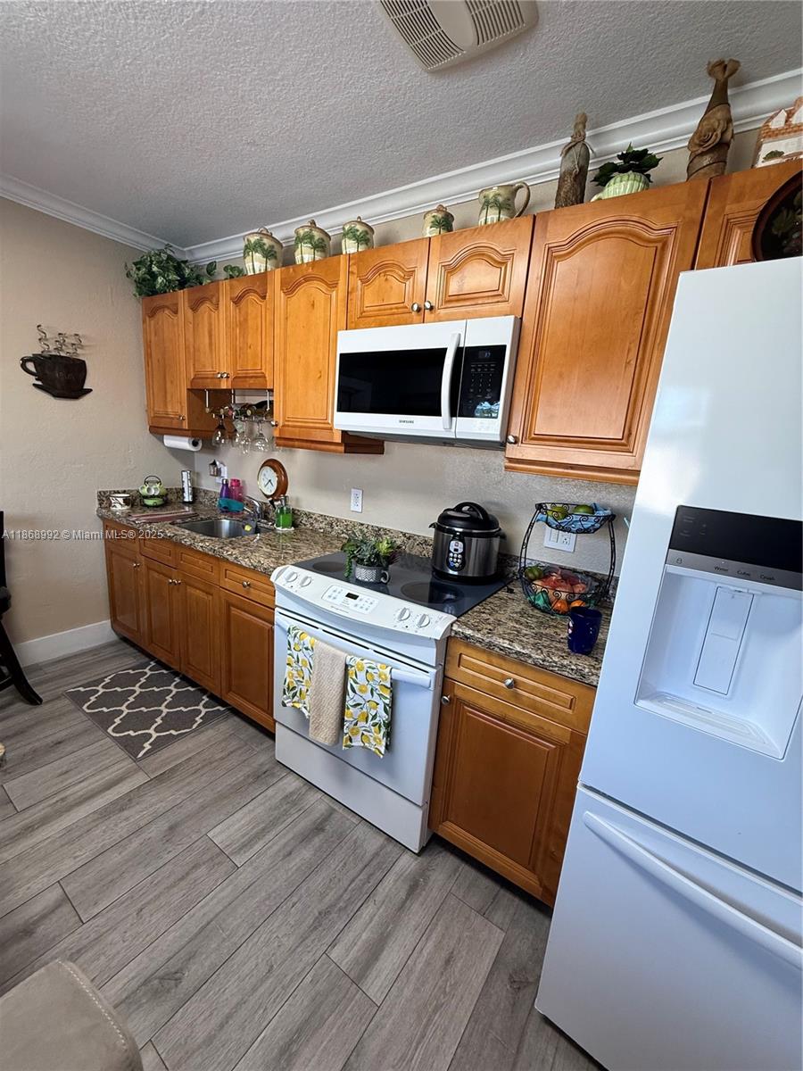 See details / 1700 sq. ft. $ 2025-08-29 0 Photo