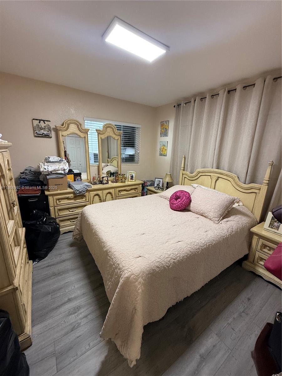 See details / 1700 sq. ft. $ 2025-08-29 0 Photo