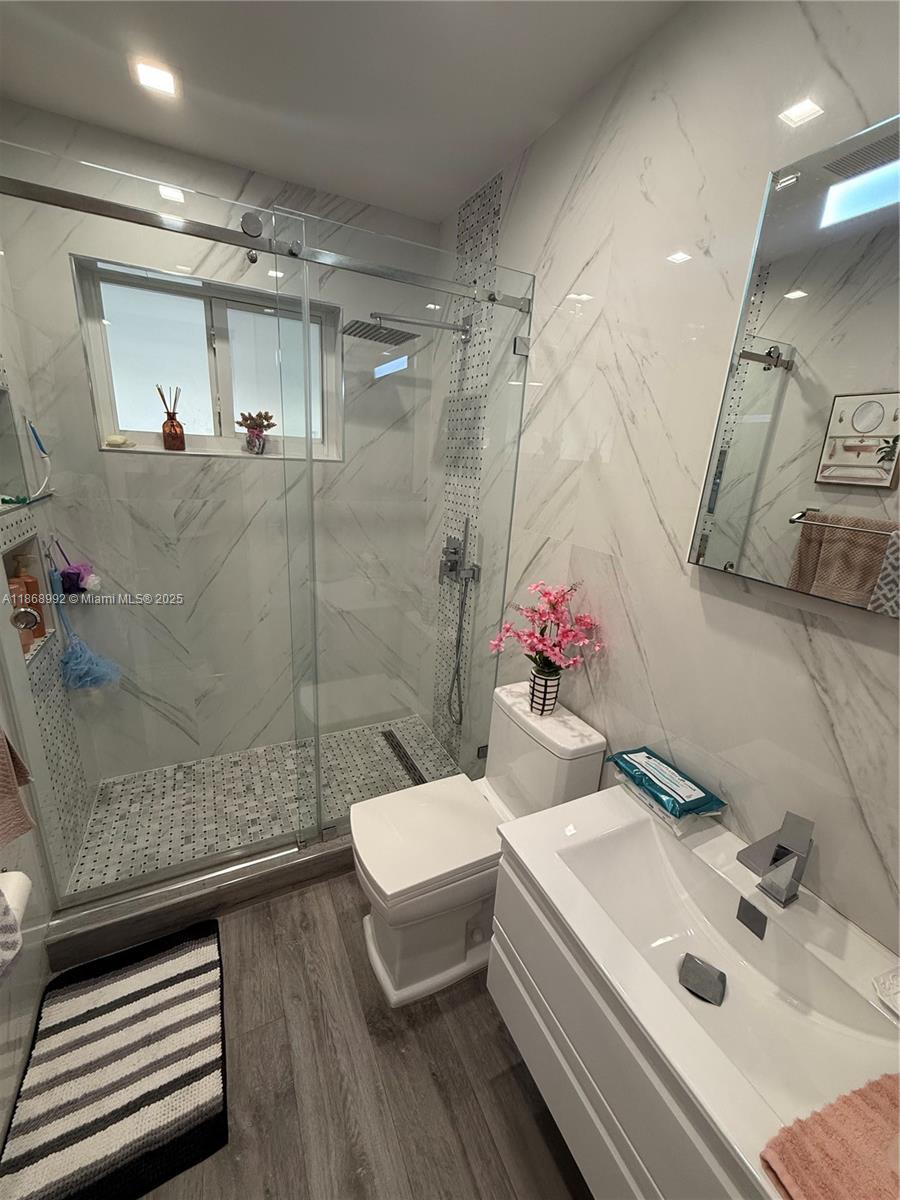 See details / 1700 sq. ft. $ 2025-08-29 0 Photo