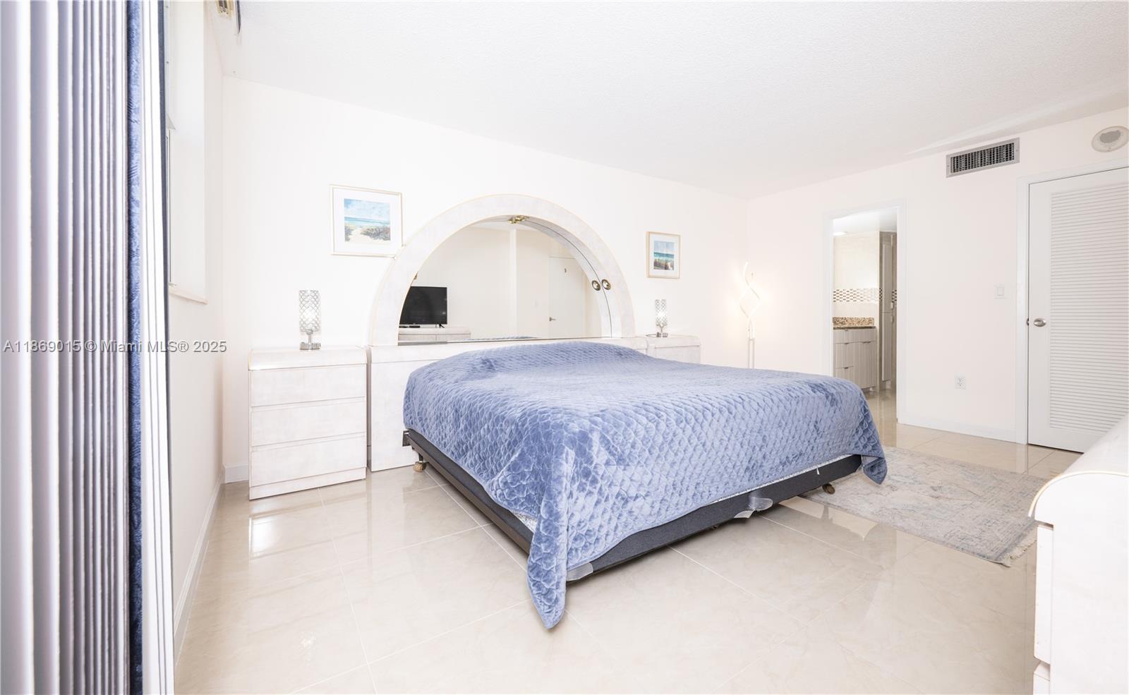 Photo of 1833 Ocean Dr  #1007, Hallandale Beach, Florida, 33009 - 