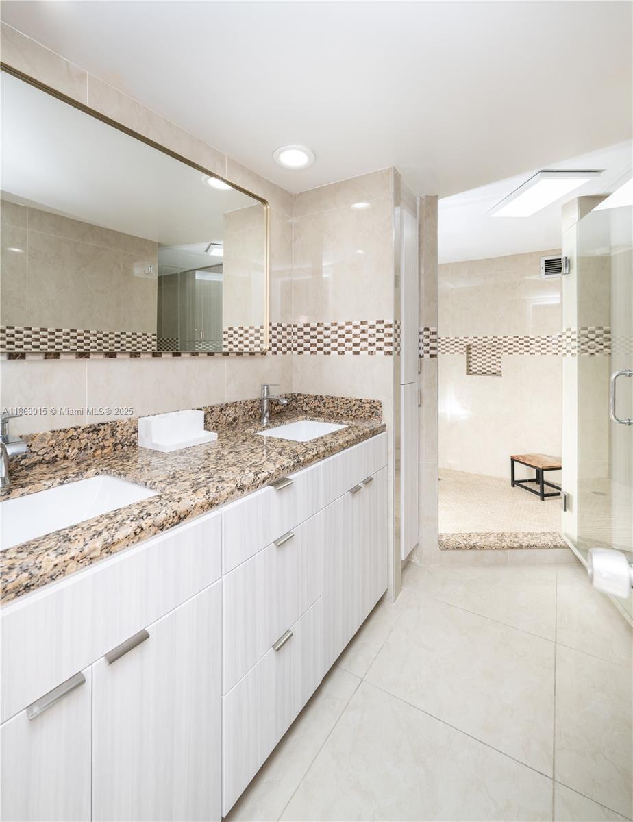 Photo of 1833 Ocean Dr  #1007, Hallandale Beach, Florida, 33009 - 