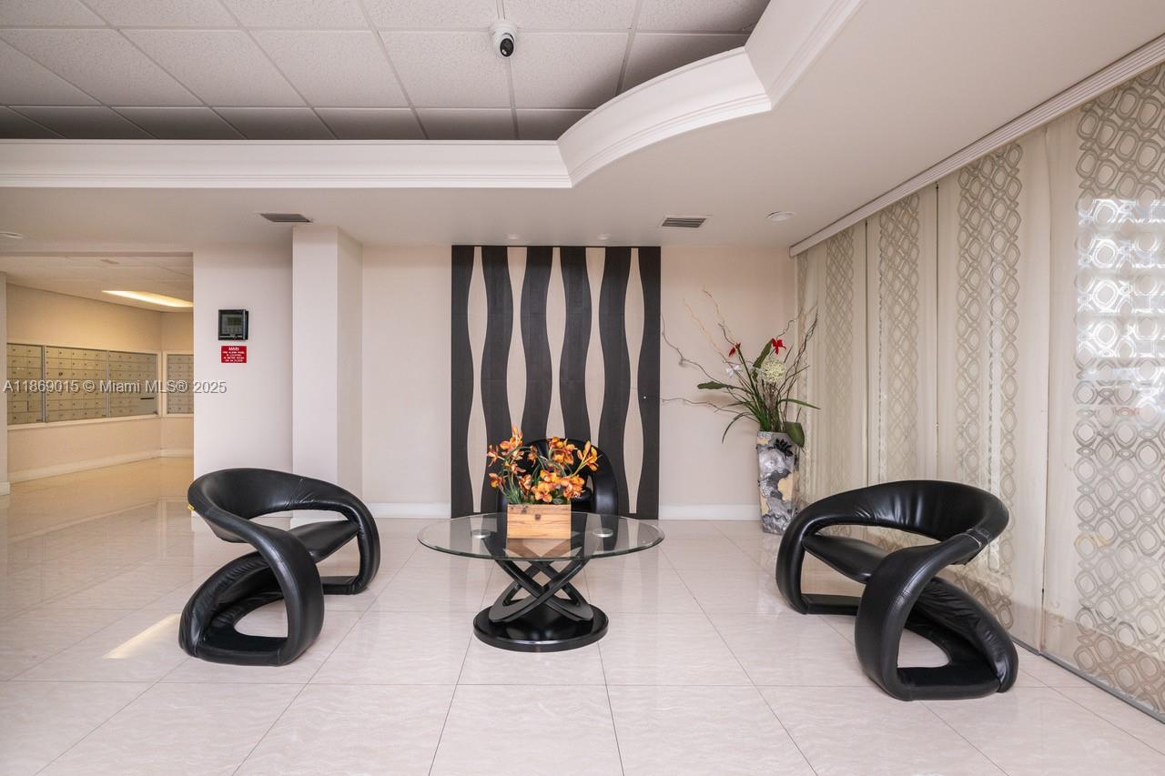 Photo of 1833 Ocean Dr  #1007, Hallandale Beach, Florida, 33009 - Building's Lobby