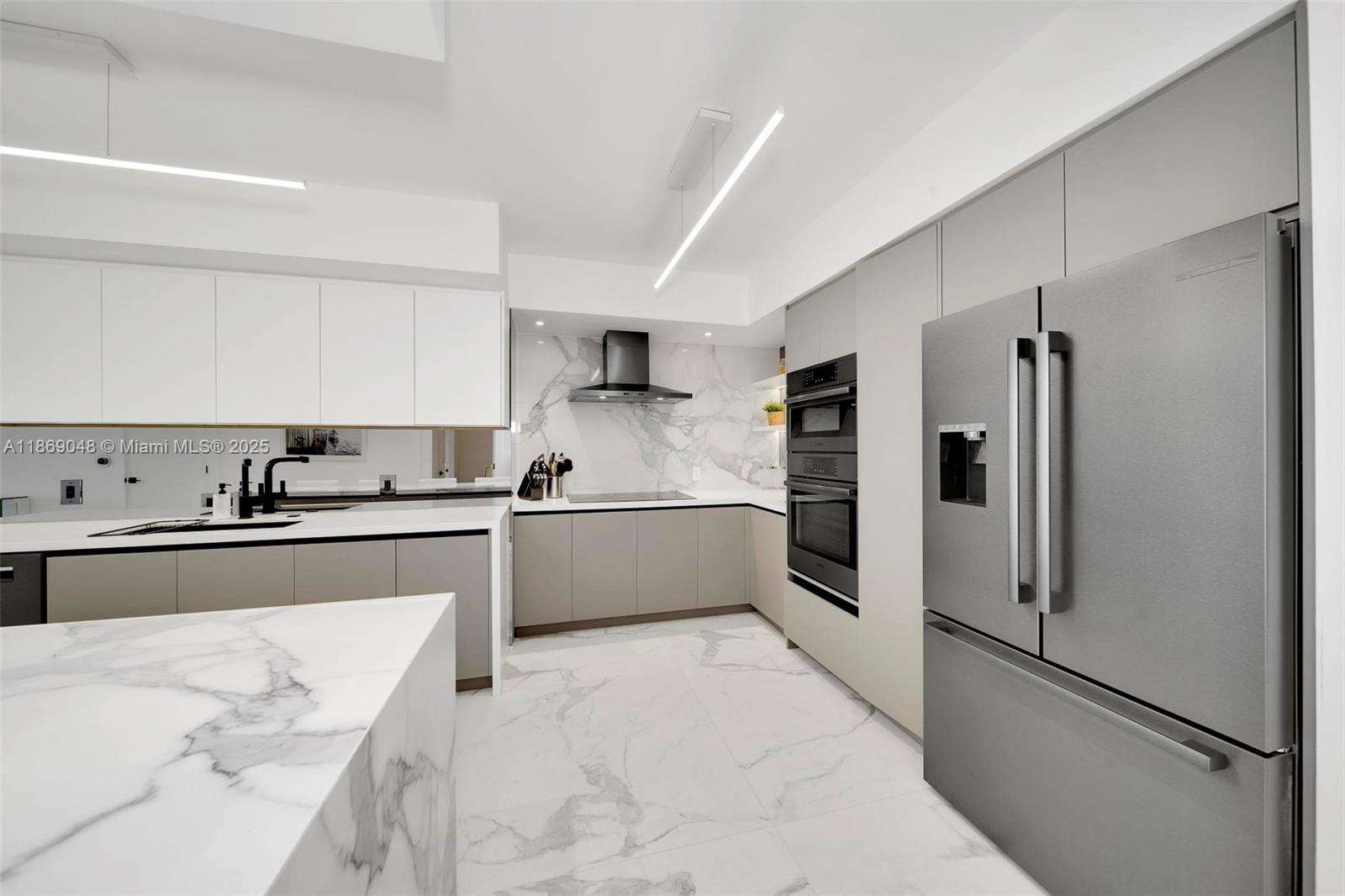Ver detalles 3103 3 / 3 1841 sq. ft. $ 2025-08-29 0 foto
