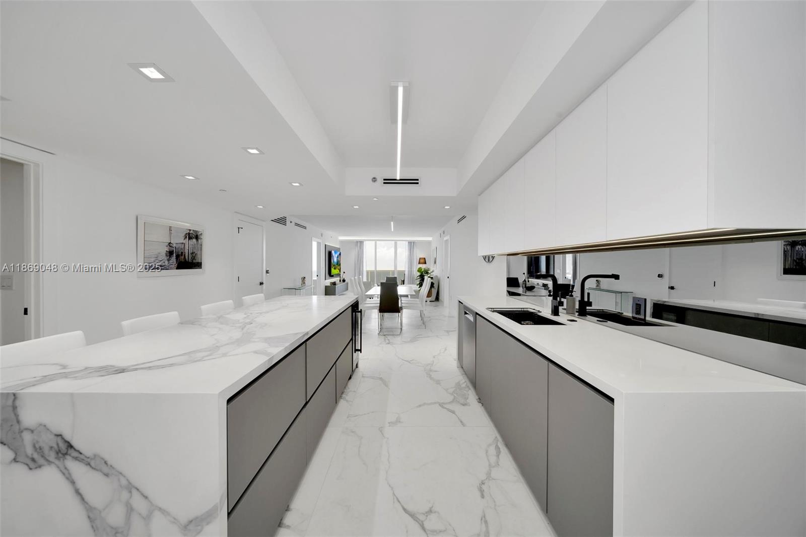 Ver detalles 3103 3 / 3 1841 sq. ft. $ 2025-08-29 0 foto