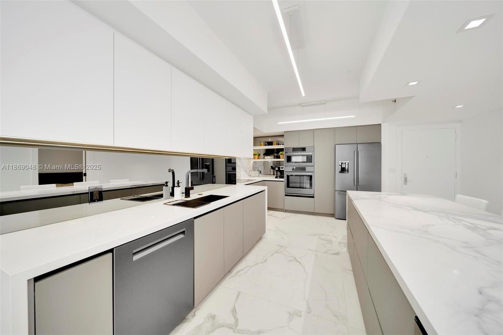 Ver detalles 3103 3 / 3 1841 sq. ft. $ 2025-08-29 0 foto