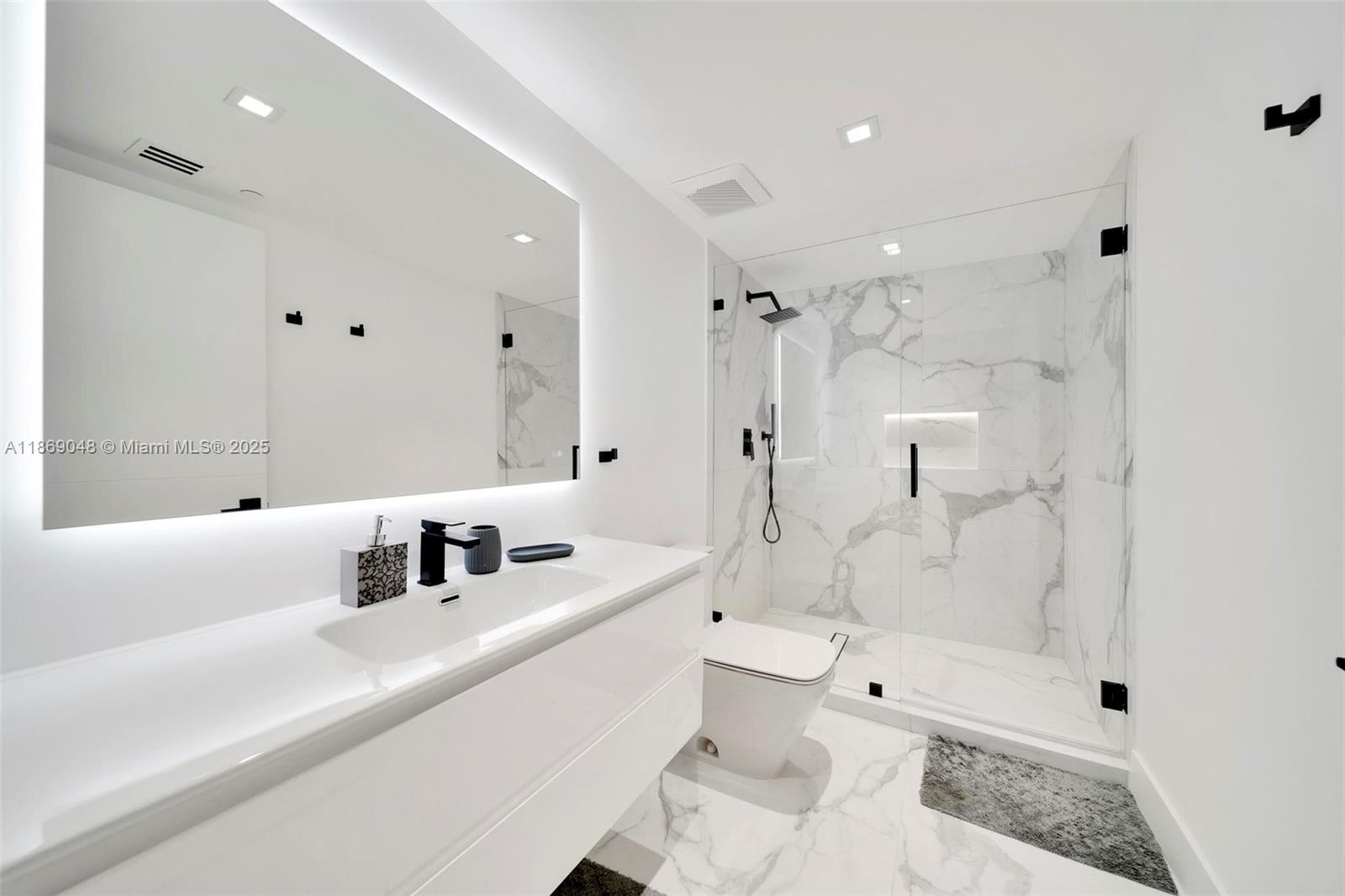Ver detalles 3103 3 / 3 1841 sq. ft. $ 2025-08-29 0 foto