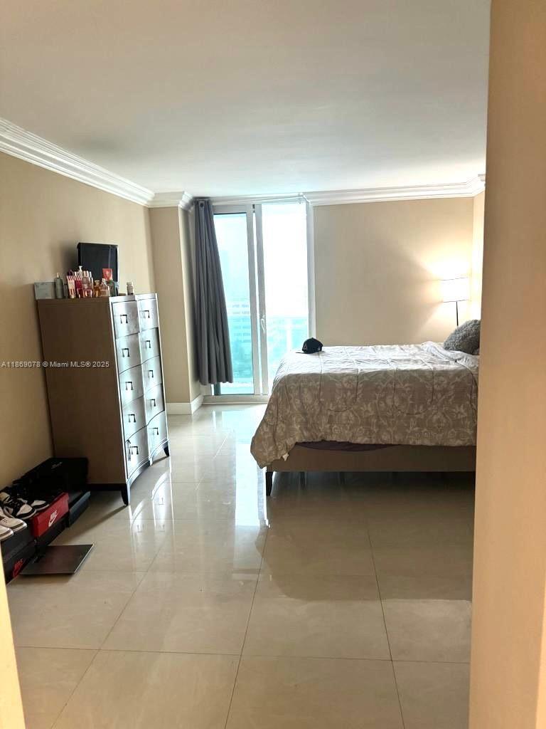 Подробнее 1230 1 / 2 991 кв.футов $ 2025-08-29 0 Фото