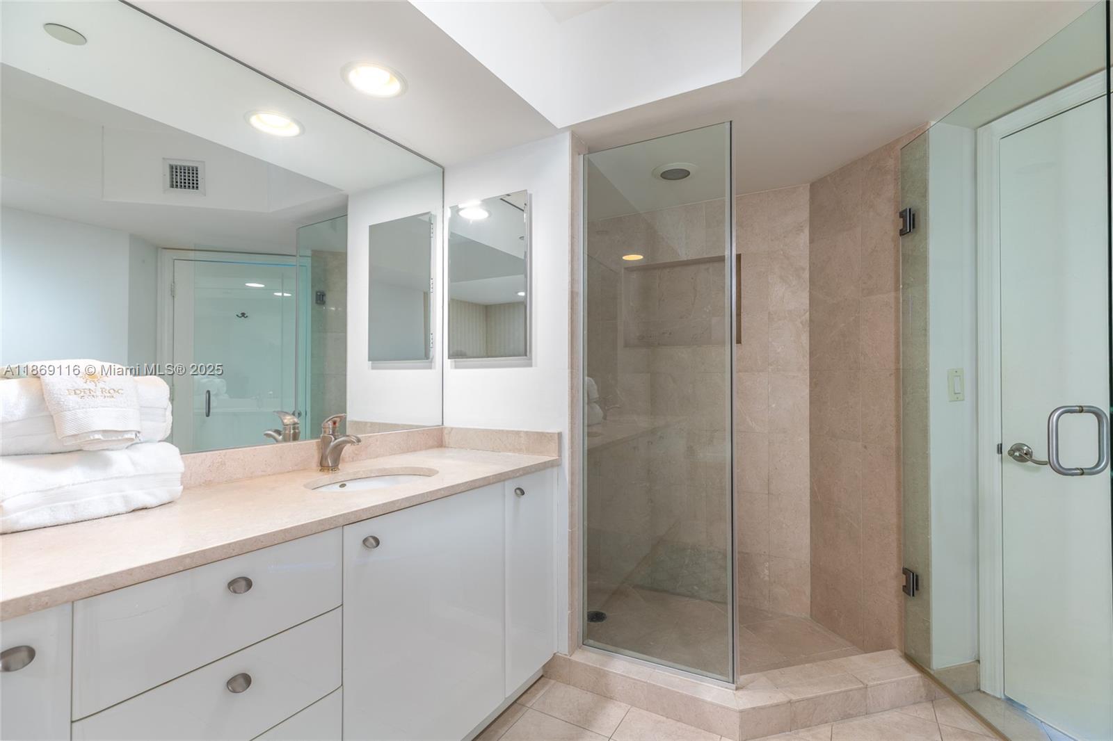 Photo of 16500 Collins Ave  #655, Sunny Isles Beach, Florida, 33160 - 