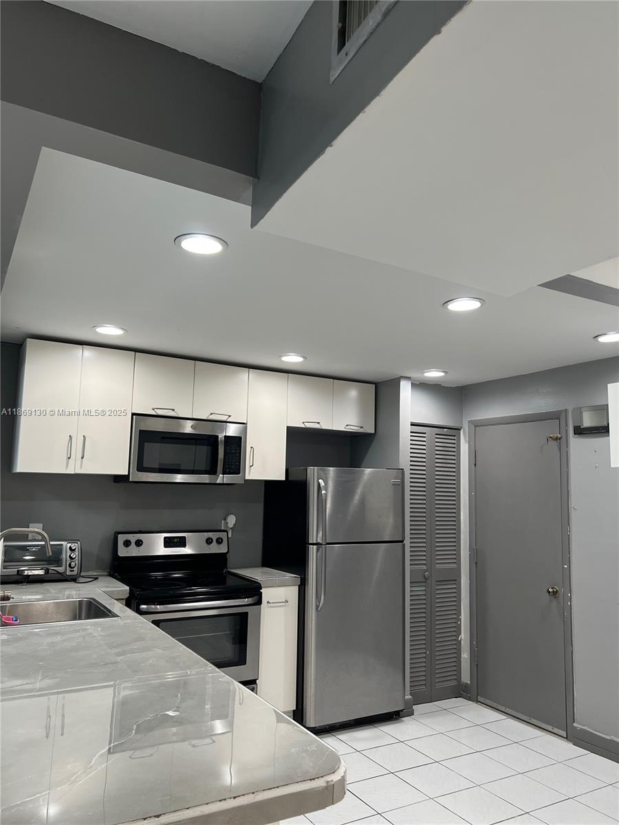 See details 100-3 1 / 1 909 sq. ft. $ 2025-08-29 0 Photo