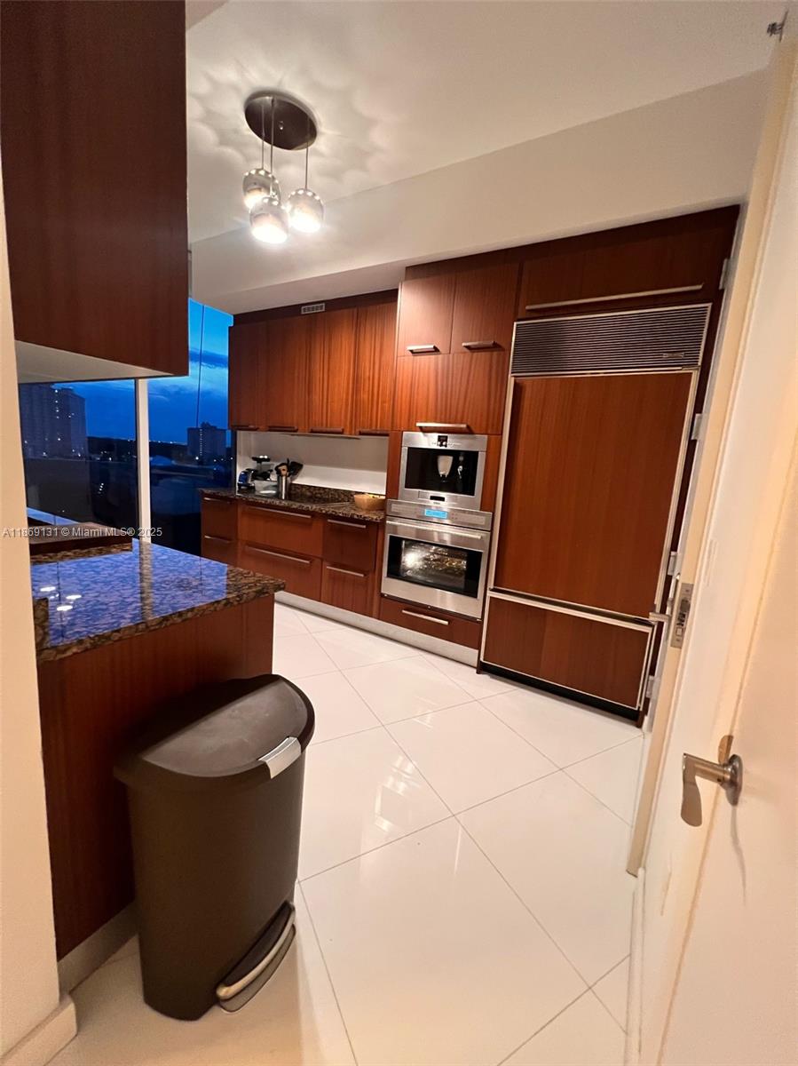 605 2 / 2 1463 sq. ft. $ 2025-09-07 0 Photo