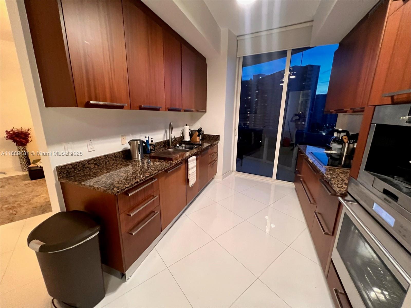 605 2 / 2 1463 sq. ft. $ 2025-09-07 0 Photo
