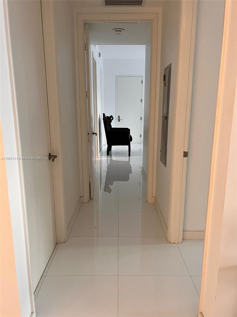 605 2 / 2 1463 sq. ft. $ 2025-09-07 0 Photo