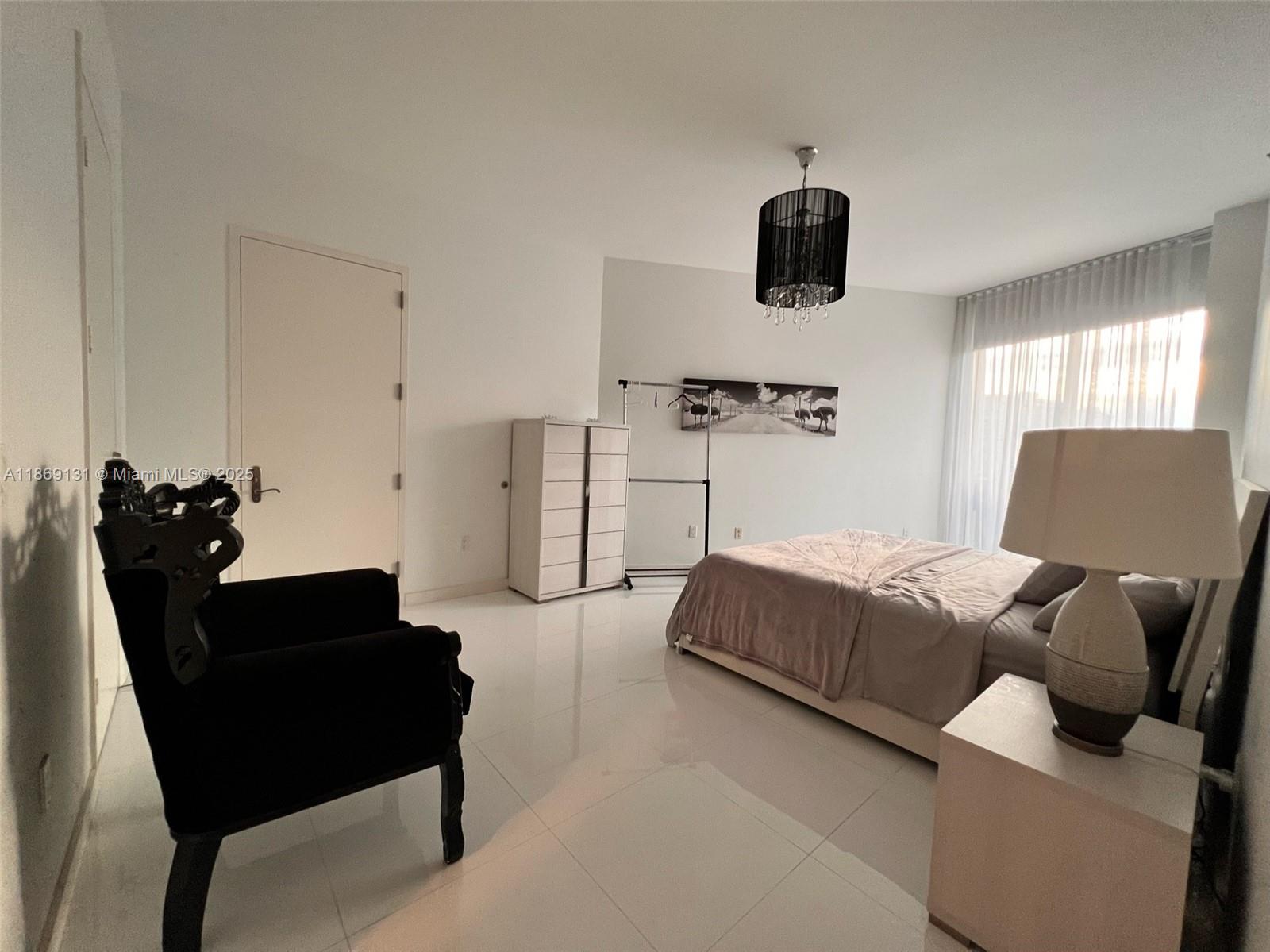 605 2 / 2 1463 sq. ft. $ 2025-09-07 0 Photo