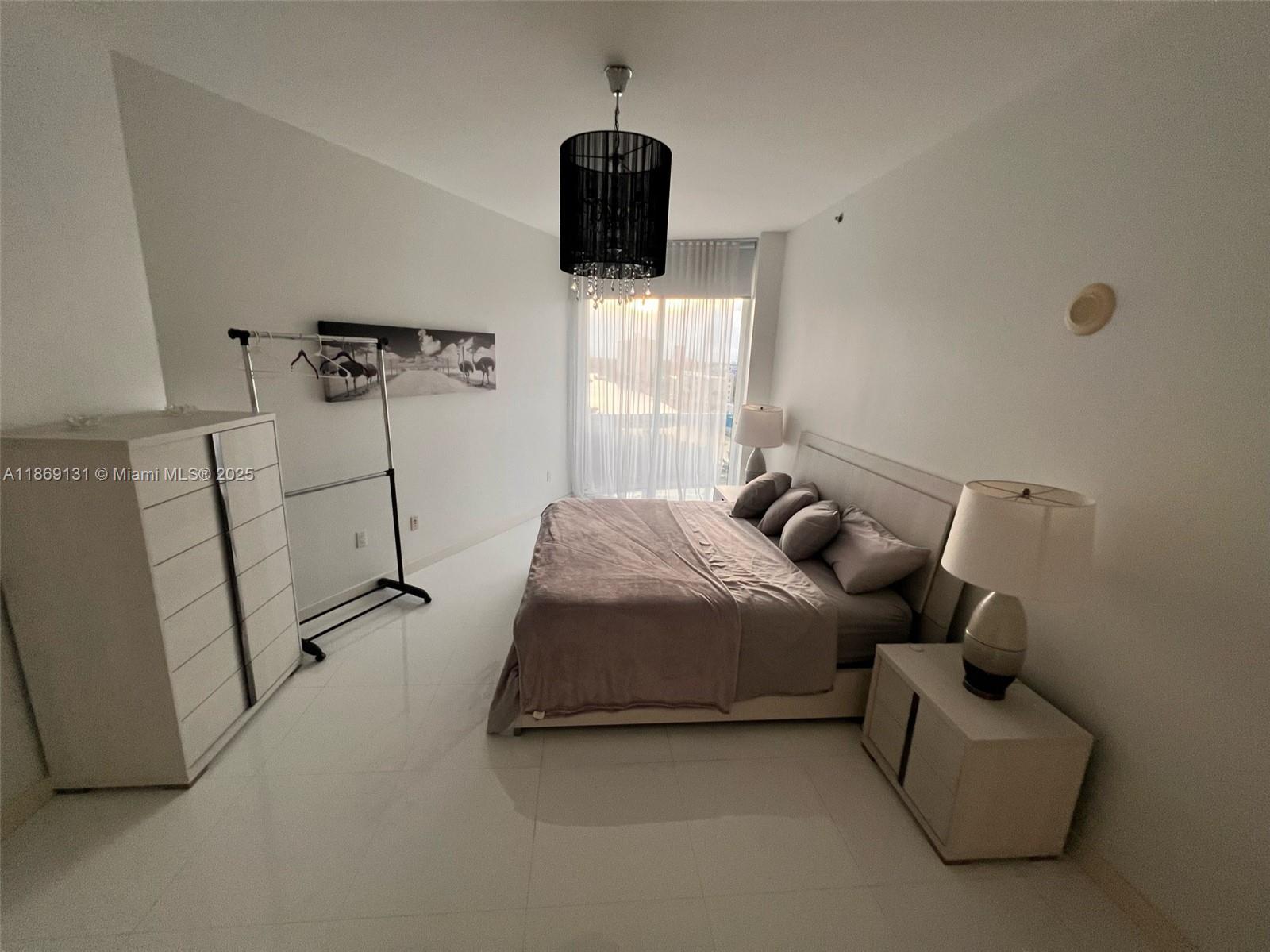 605 2 / 2 1463 sq. ft. $ 2025-09-07 0 Photo