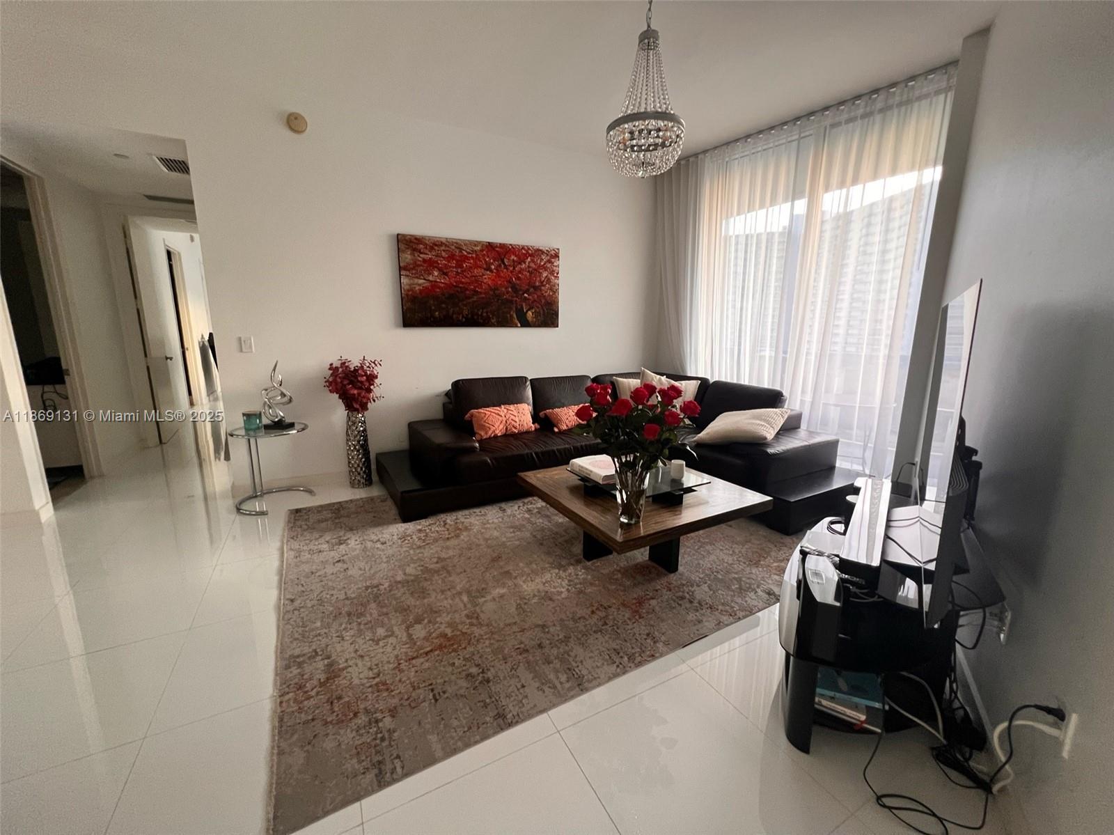 605 2 / 2 1463 sq. ft. $ 2025-09-07 0 Photo