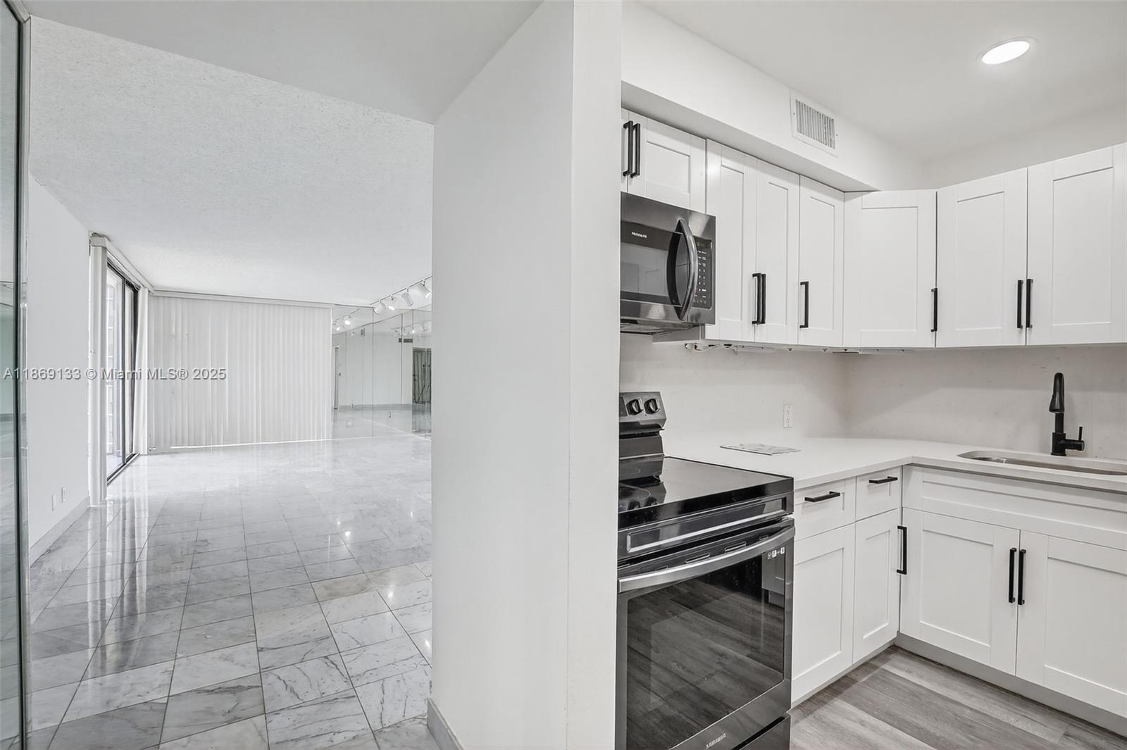 Photo of 20379 Country Club Dr  #1639, Aventura, Florida, 33180 - 