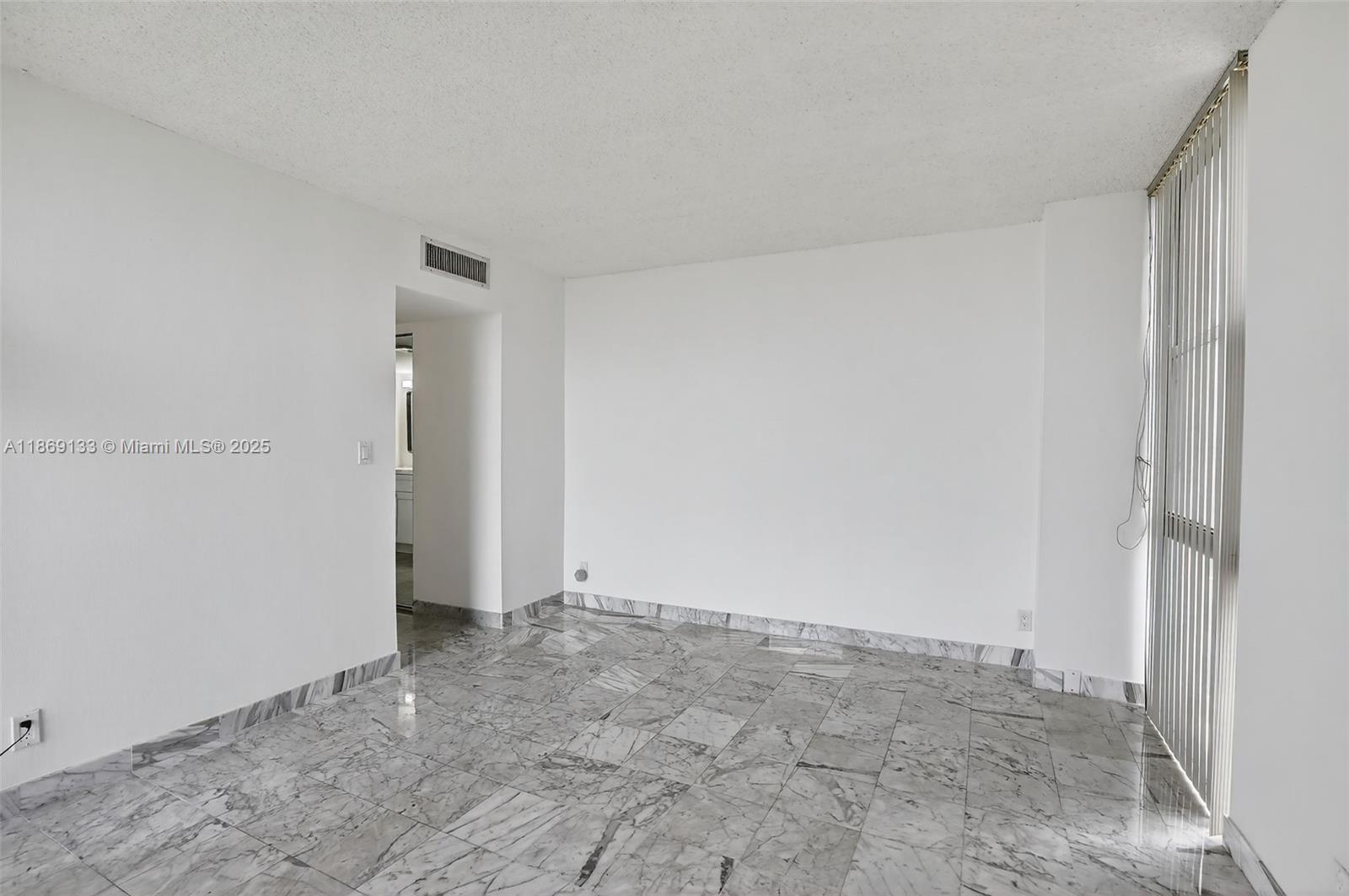 Photo of 20379 Country Club Dr  #1639, Aventura, Florida, 33180 - 