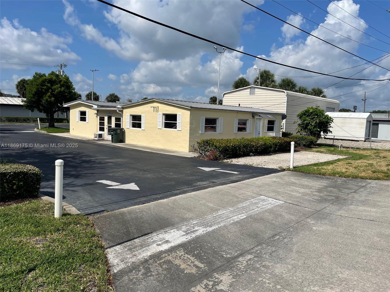 See details / 1800 sq. ft. $ 2025-08-29 0 Photo