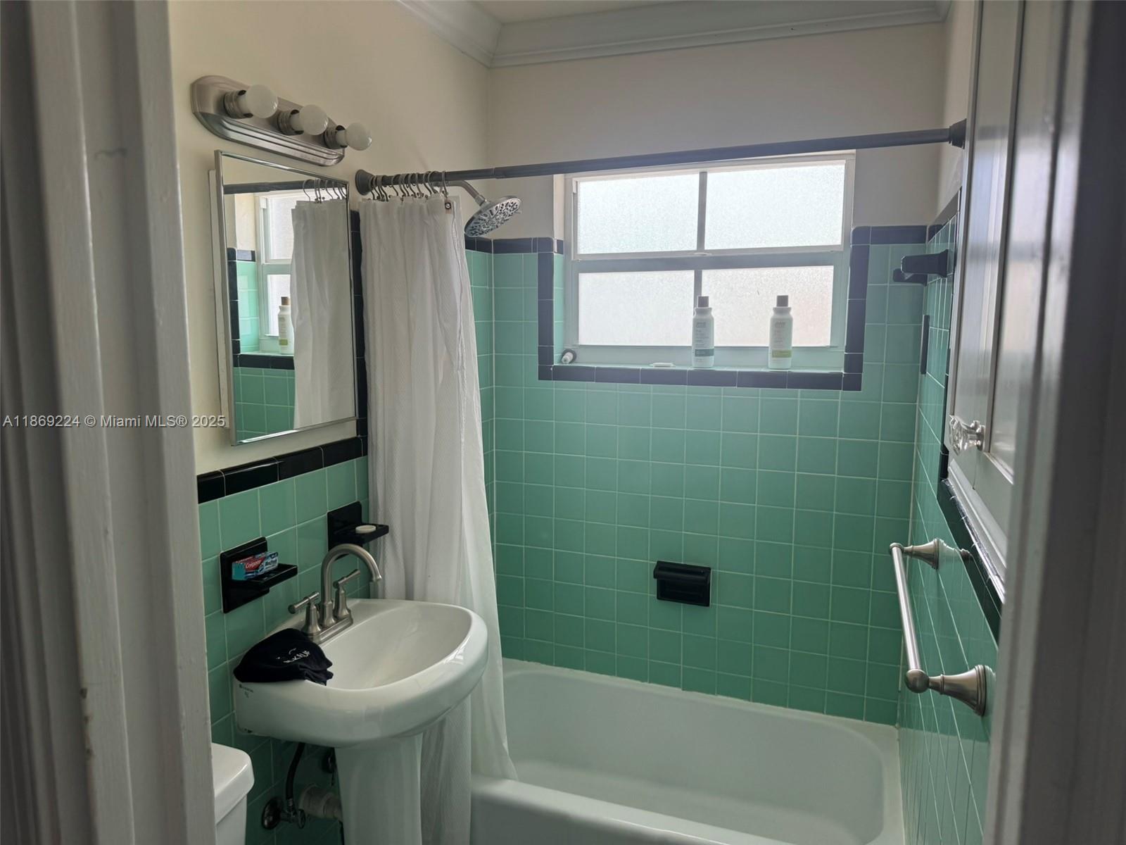See details / 1652 sq. ft. $ 2025-08-29 0 Photo