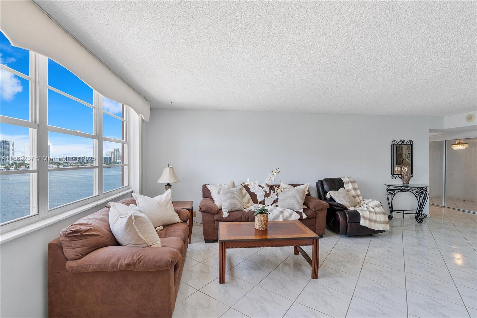 See details 1005 2 / 2 1544 sq. ft. $ 2025-08-29 0 Photo