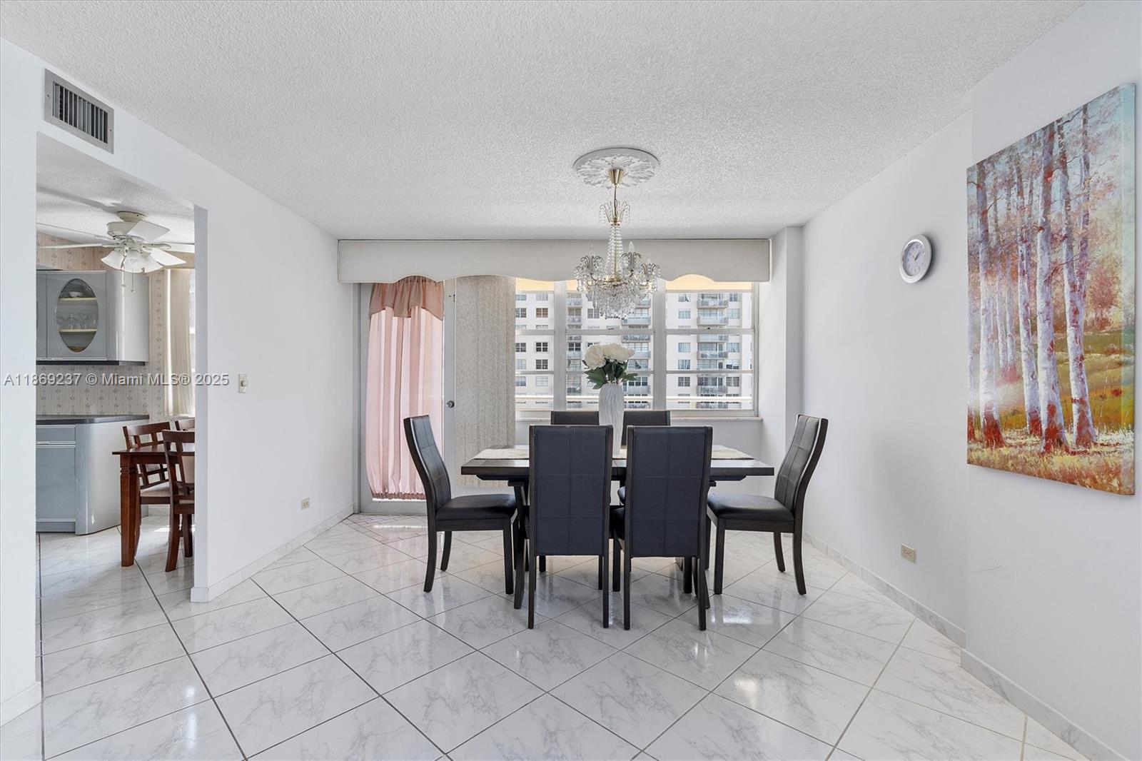 See details 1005 2 / 2 1544 sq. ft. $ 2025-08-29 0 Photo