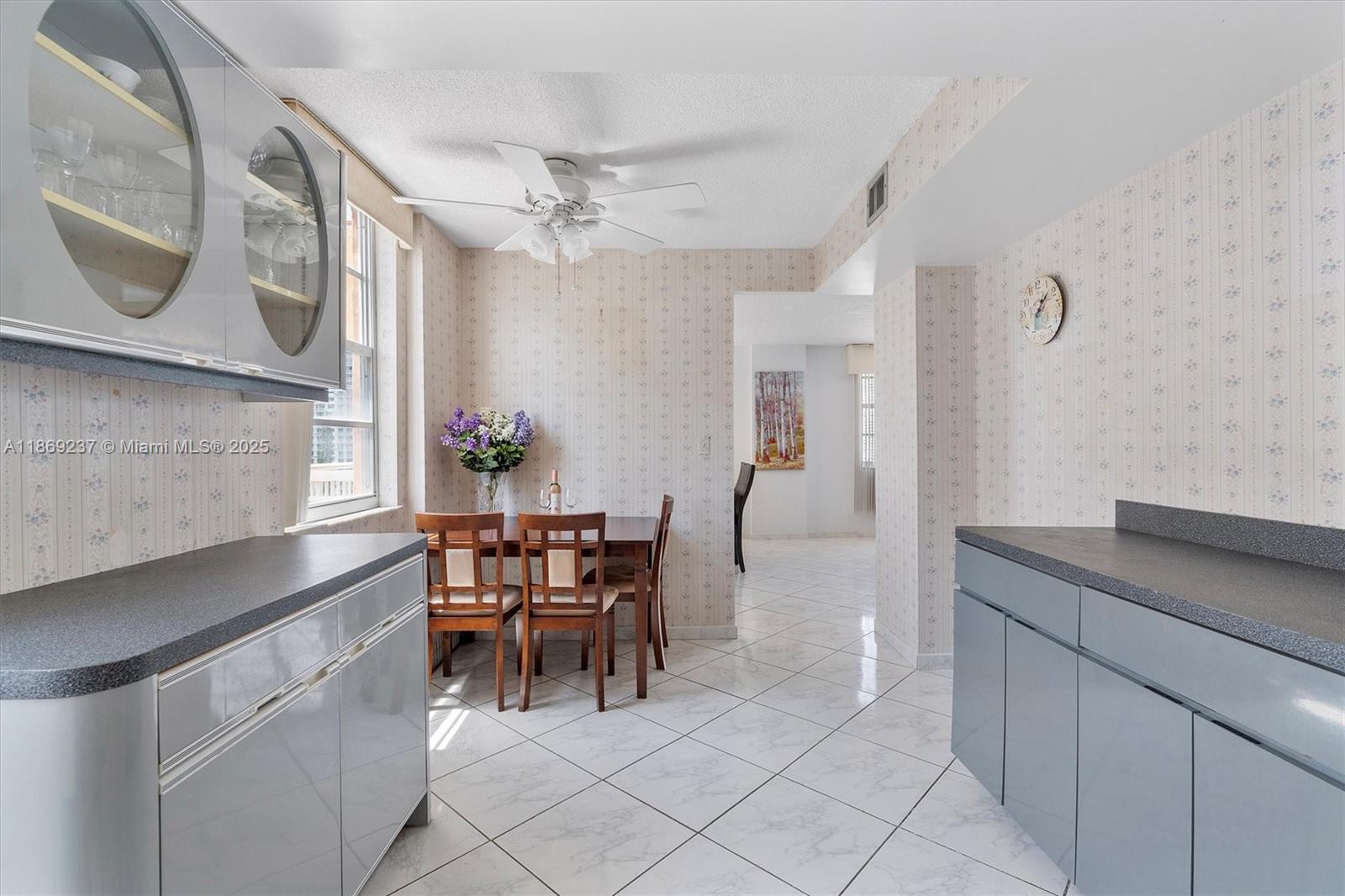 See details 1005 2 / 2 1544 sq. ft. $ 2025-08-29 0 Photo