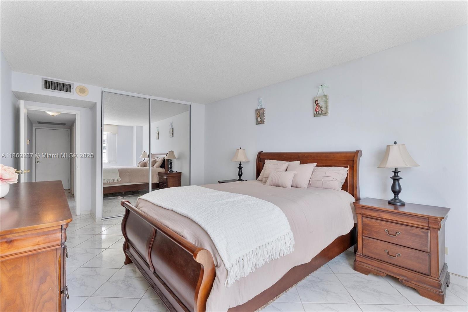See details 1005 2 / 2 1544 sq. ft. $ 2025-08-29 0 Photo