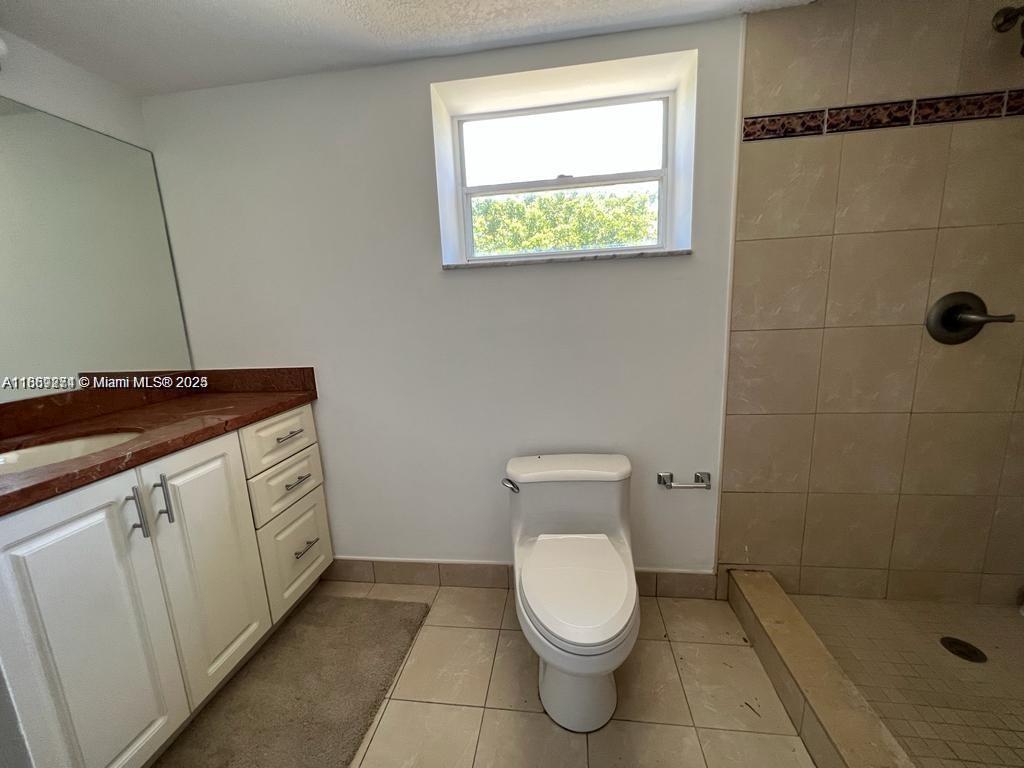 Photo of 816 27th Ave  (816), Hallandale Beach, Florida, 33009 - 