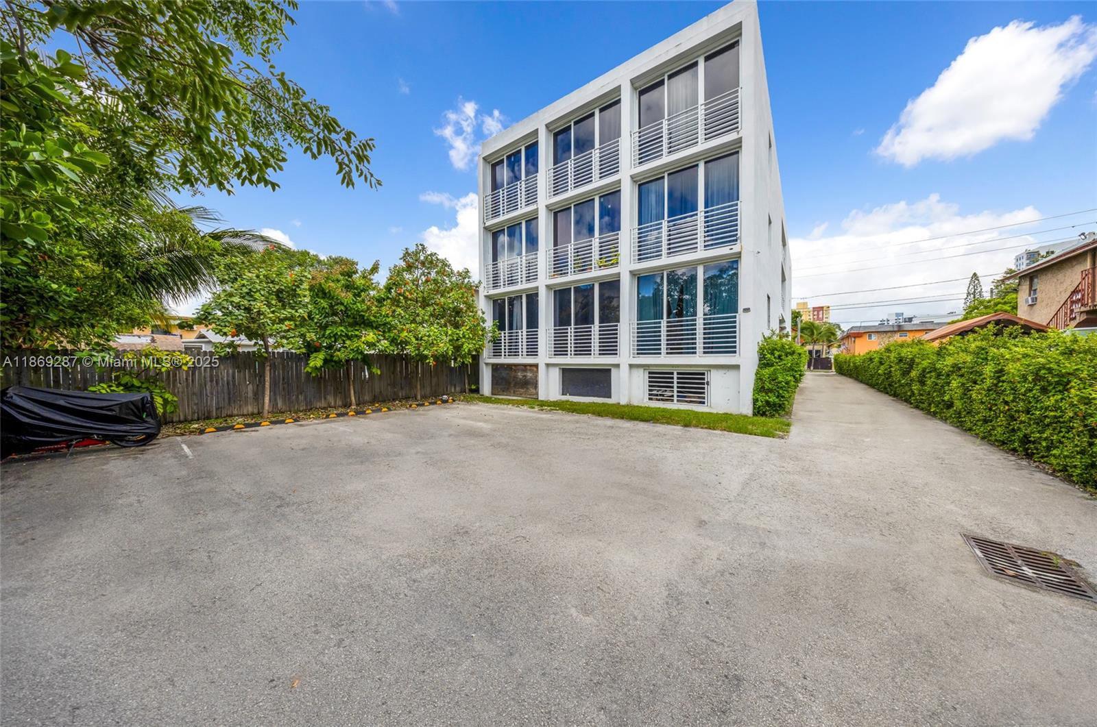   /   sq. ft. $ 2025-08-30 0 Photo