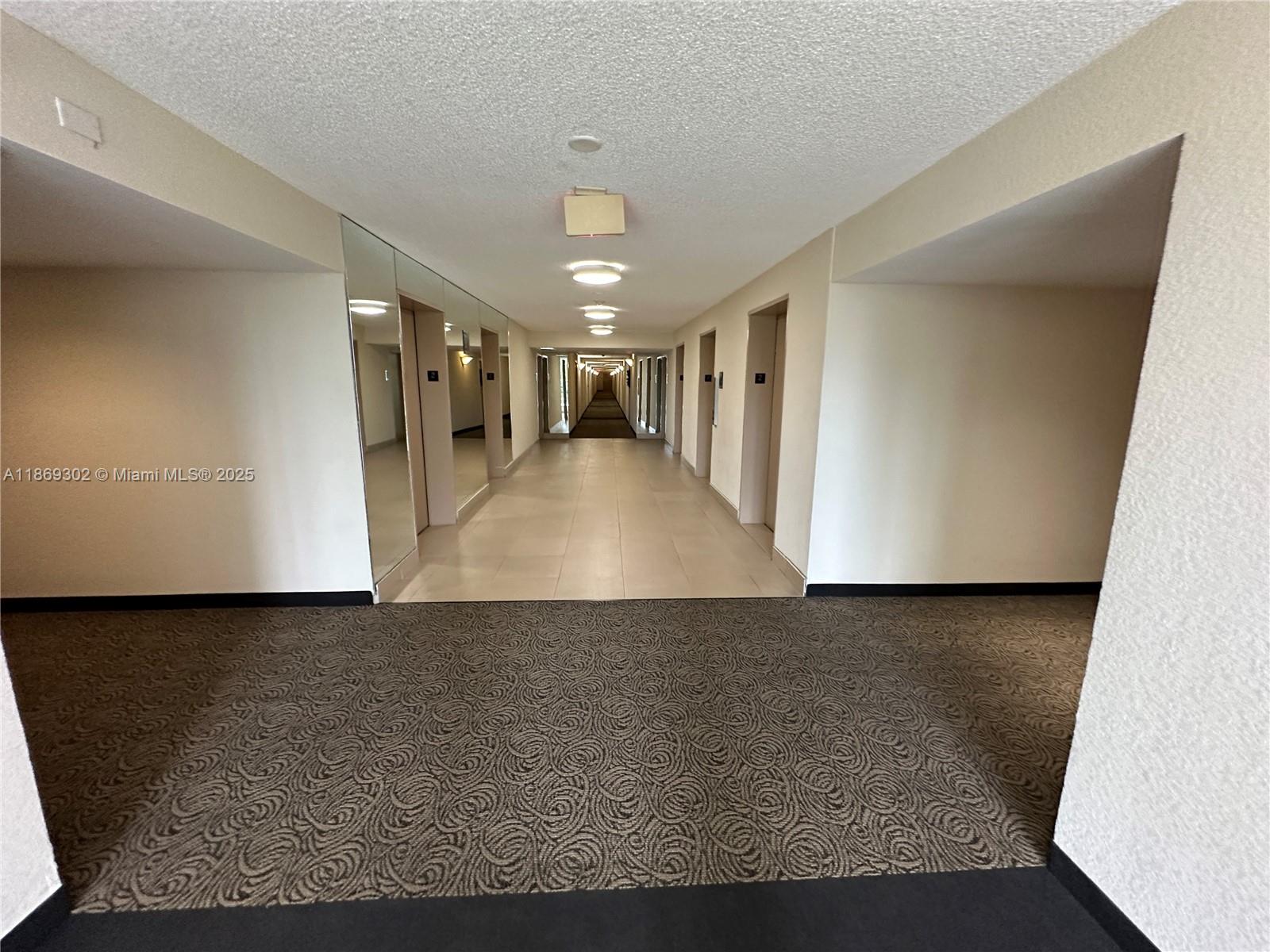 Ver detalles 221 2 / 2 1357 sq. ft. $ 2025-08-29 0 foto