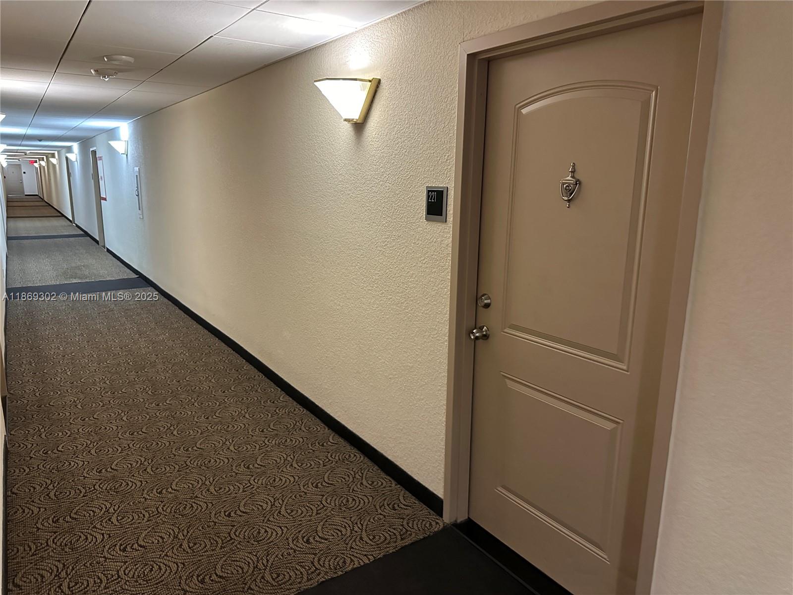 Ver detalles 221 2 / 2 1357 sq. ft. $ 2025-08-29 0 foto