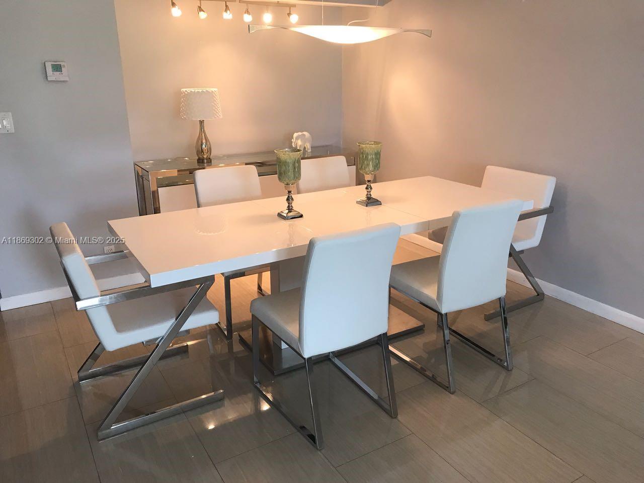 Ver detalles 221 2 / 2 1357 sq. ft. $ 2025-08-29 0 foto