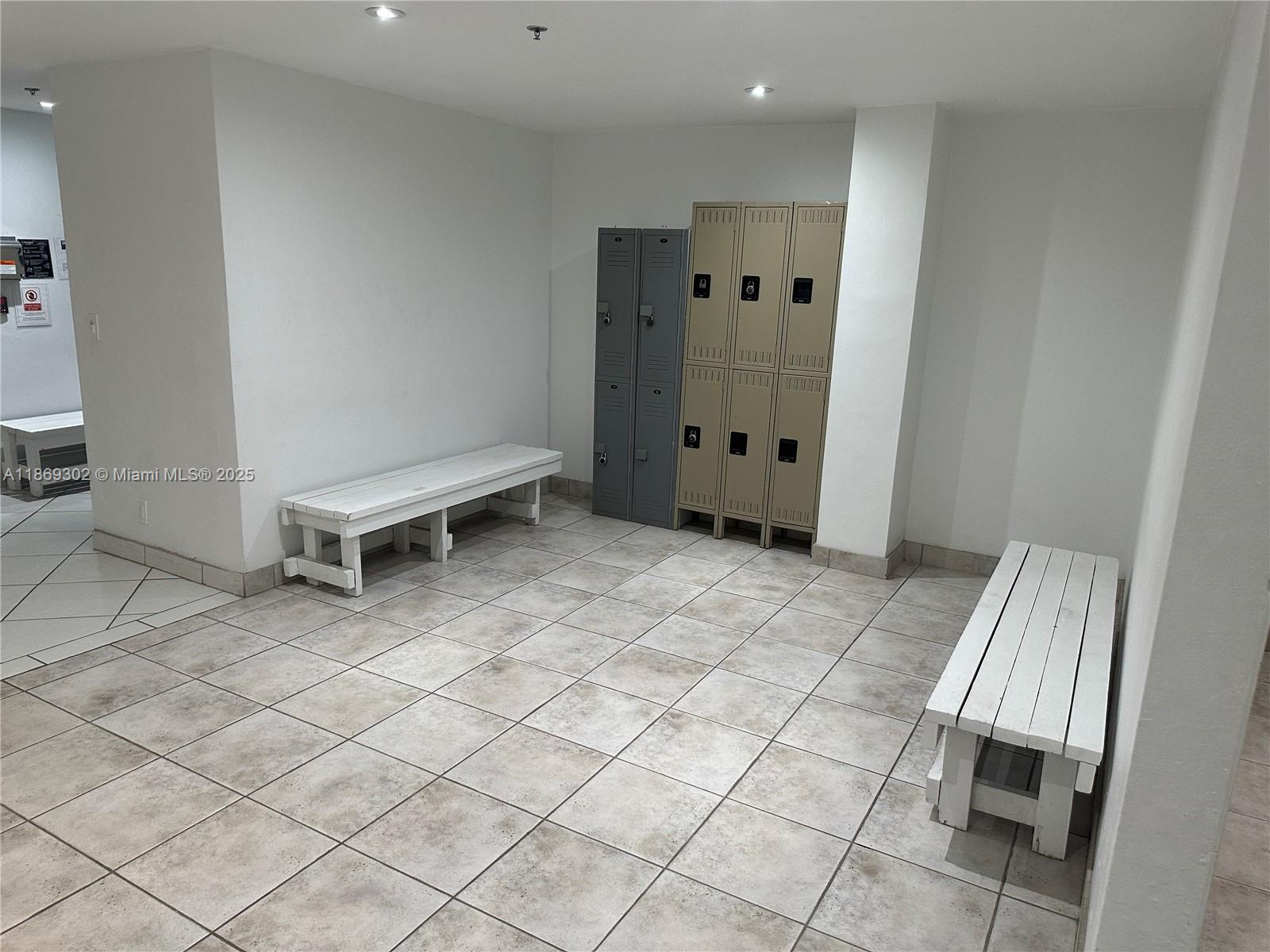 Ver detalles 221 2 / 2 1357 sq. ft. $ 2025-08-29 0 foto