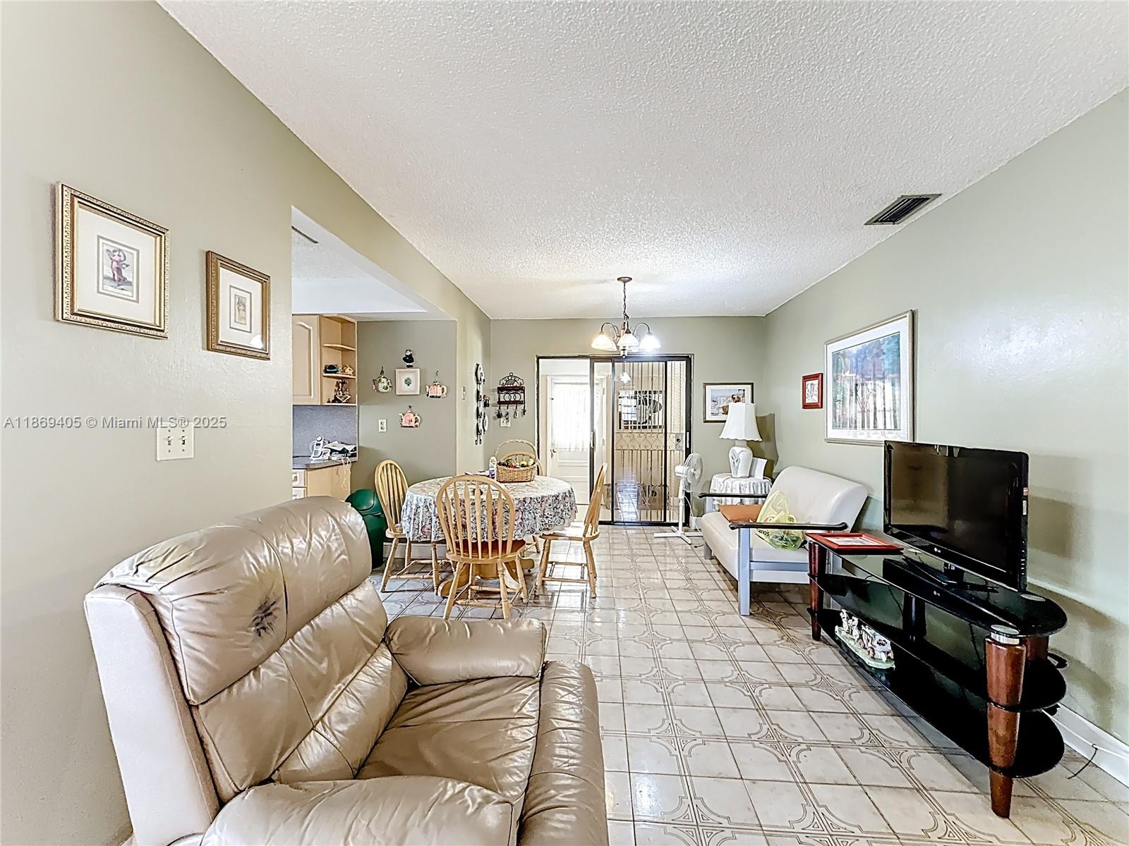 See details / 2287 sq. ft. $ 2025-08-30 0 Photo
