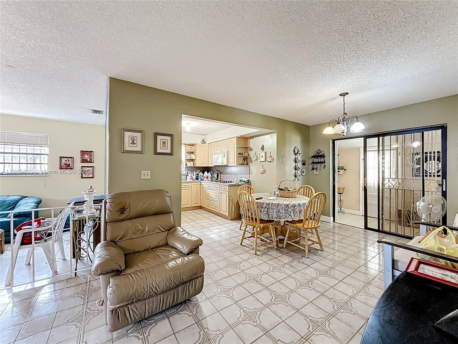See details / 2287 sq. ft. $ 2025-08-30 0 Photo