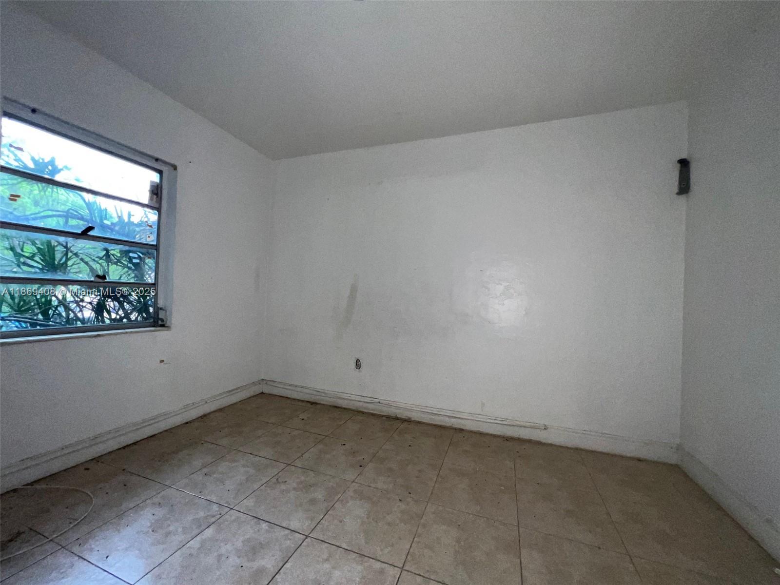 See details / 2688 sq. ft. $ 2025-08-30 0 Photo