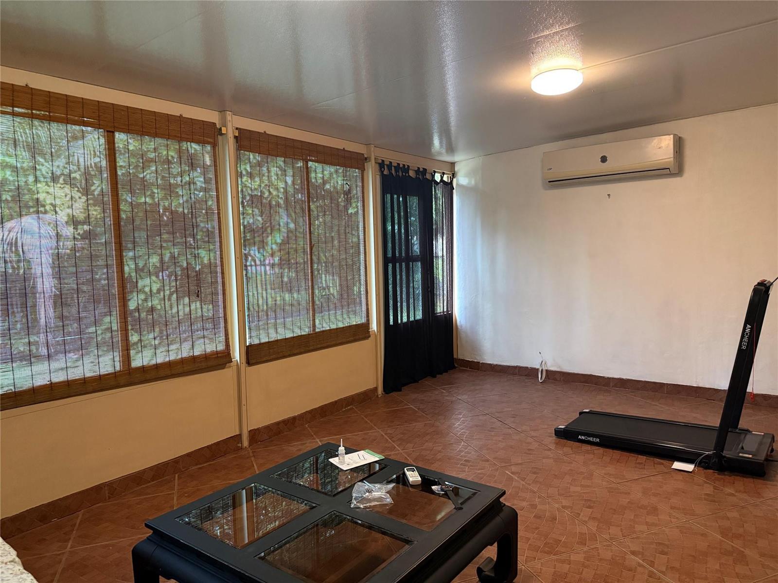 Ver detalles 8121 3 / 2 1218 sq. ft. $ 2026-06-16 0 foto
