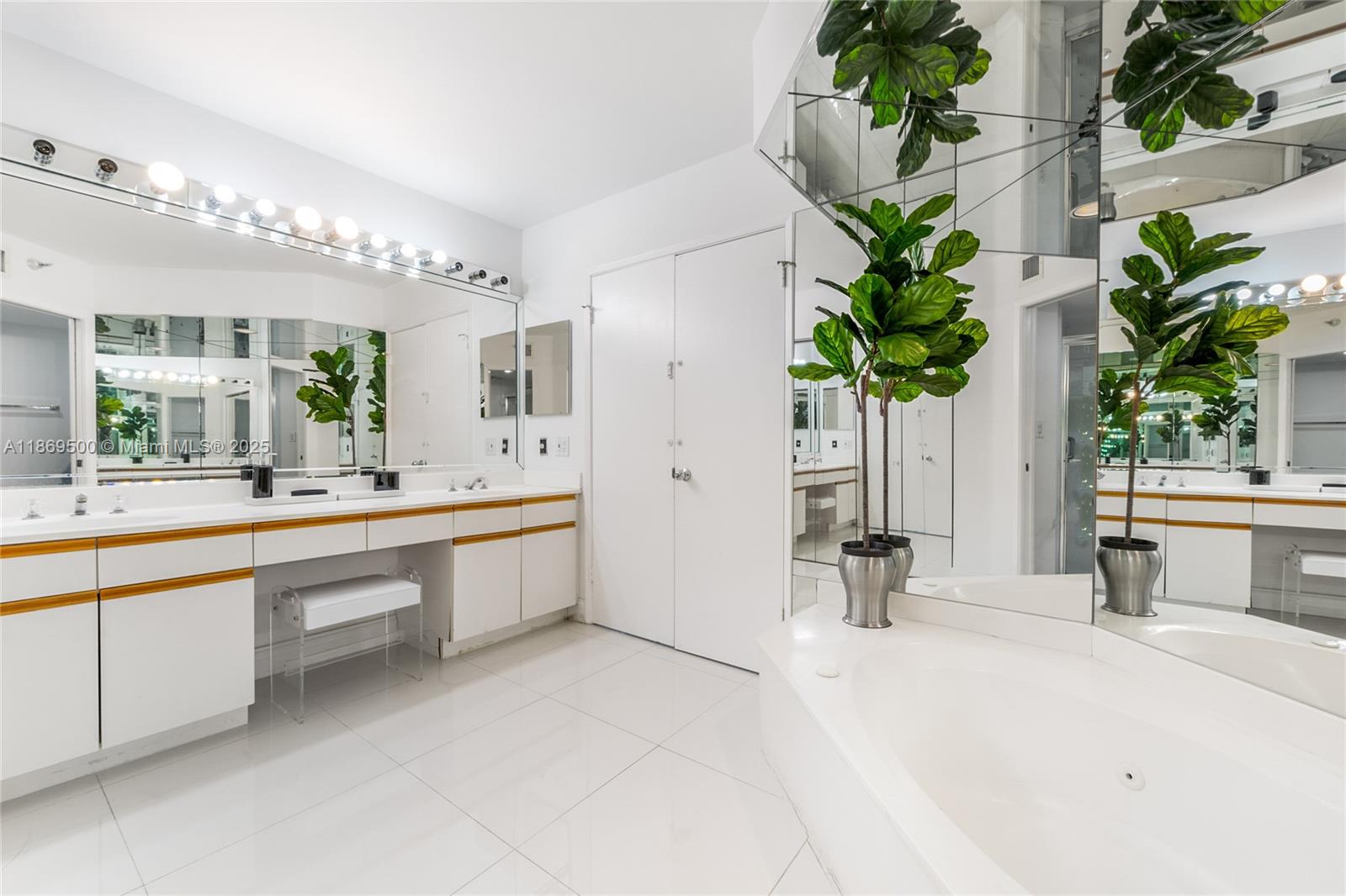 Photo of 19101 Mystic Pointe Dr  #2607, Aventura, Florida, 33180 - 