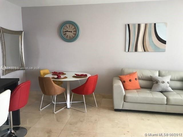 See details 1908 1 / 2 881 sq. ft. $ 2025-09-01 0 Photo