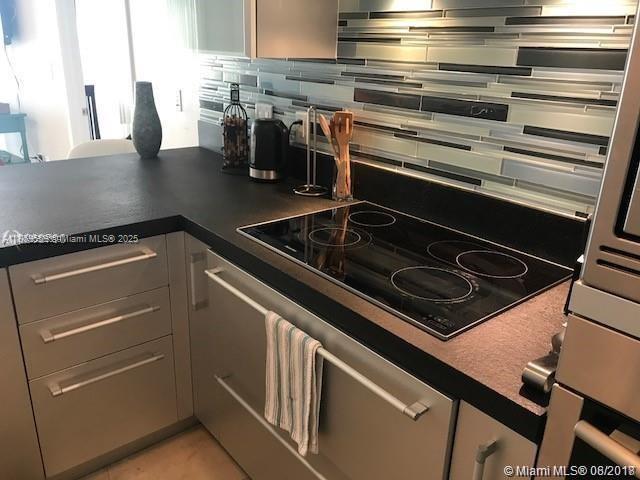 See details 1908 1 / 2 881 sq. ft. $ 2025-09-01 0 Photo