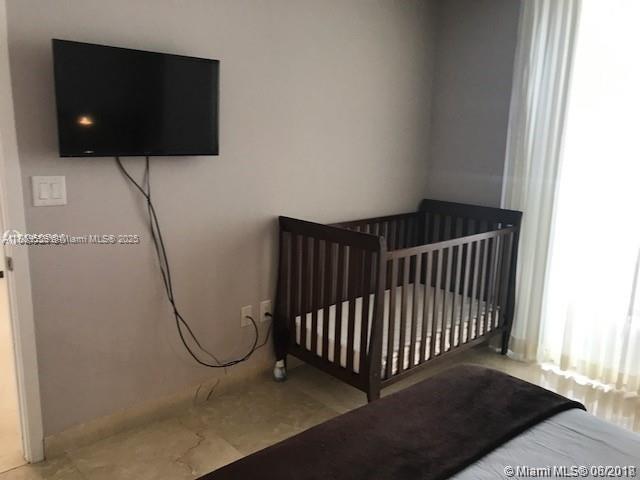 See details 1908 1 / 2 881 sq. ft. $ 2025-09-01 0 Photo