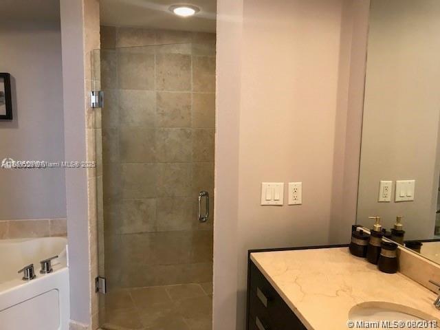 See details 1908 1 / 2 881 sq. ft. $ 2025-09-01 0 Photo