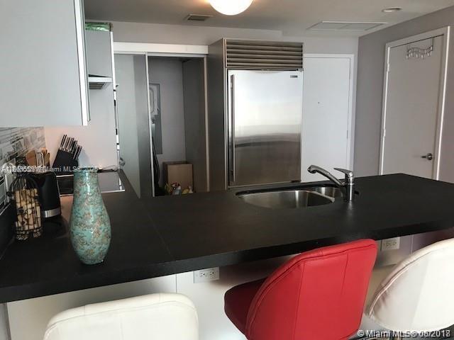 See details 1908 1 / 2 881 sq. ft. $ 2025-09-01 0 Photo