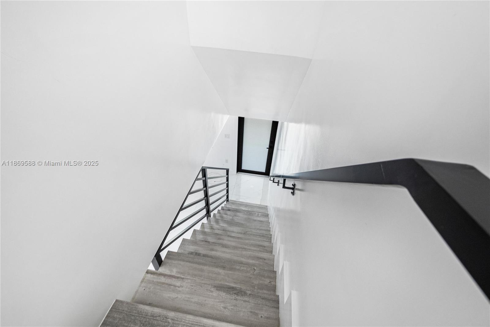 See details / 6090 sq. ft. $ 2025-08-30 0 Photo